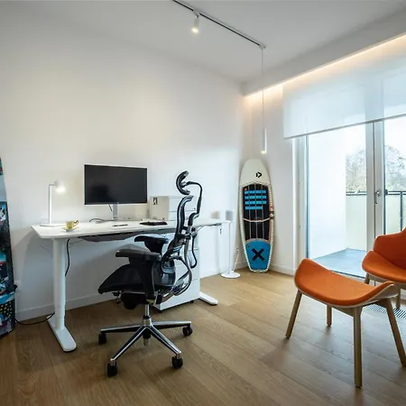 Nowoczesna شقة زغجة